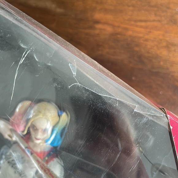 Harley Quinn statue - Picture 5 of 6